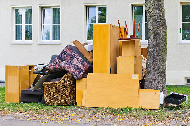 Best Construction Debris Removal  in Middletown, IN